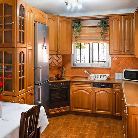Hebe's House - Cozy Village Escape Near Tripoli Holiday home