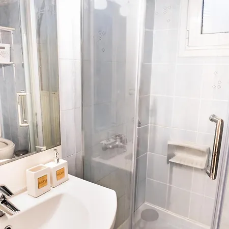 Holiday home Hebe's House - Cozy Village Escape Near Tripoli Piryaiika